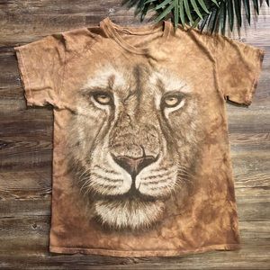 The mountain lion graphic T-shirt